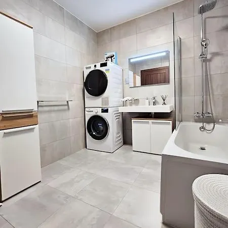 Diamond Seaview Apartament *