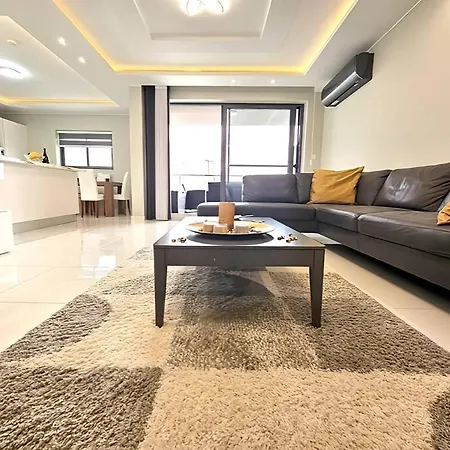 Diamond Seaview Apartment