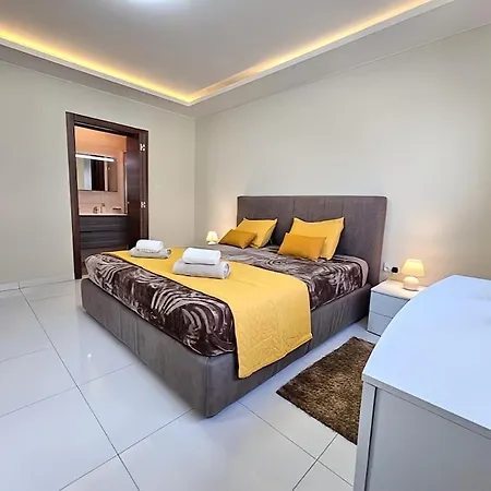 Diamond Seaview Apartment St. Paul's Bay